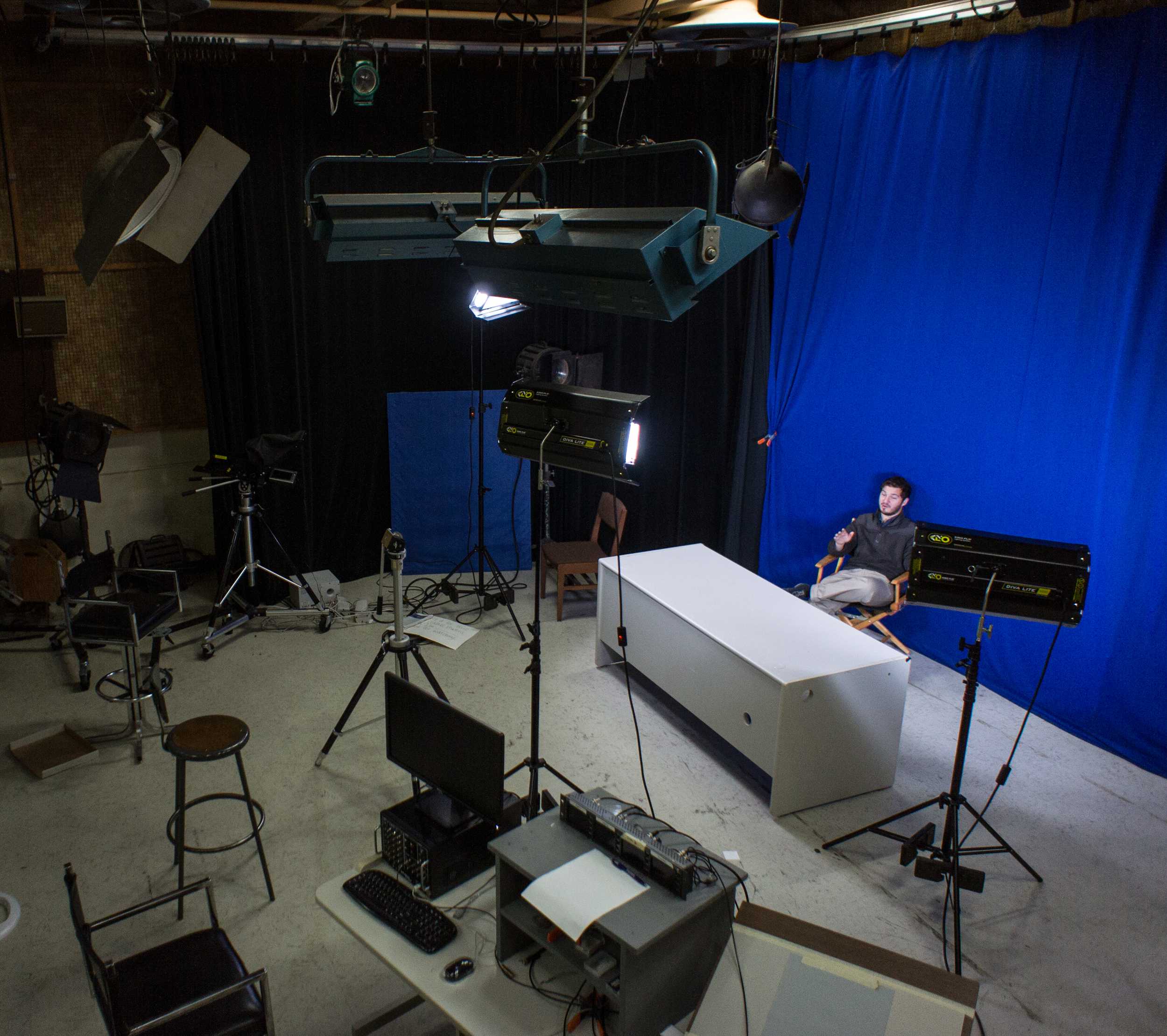 STAR // Gustavo VasquezSSU-TV General Manager Alex Bretow is filmed in the media outlet's studio room, Stevenson 1063. Communication&nbsp;&amp; media studies majors and other students can enroll in COMS 369 to gain experience in the film and televis…